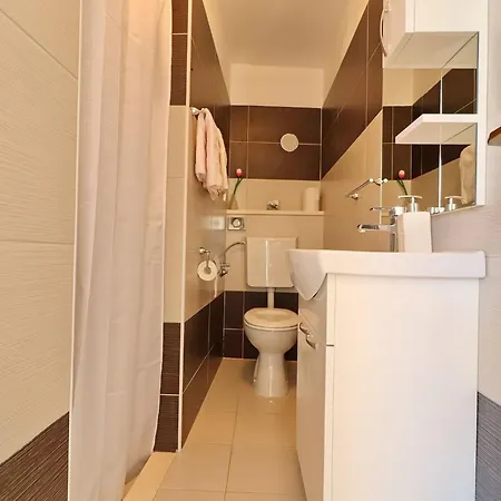 Ivana - Three-bedroom With Private Pool * Zrnovo
