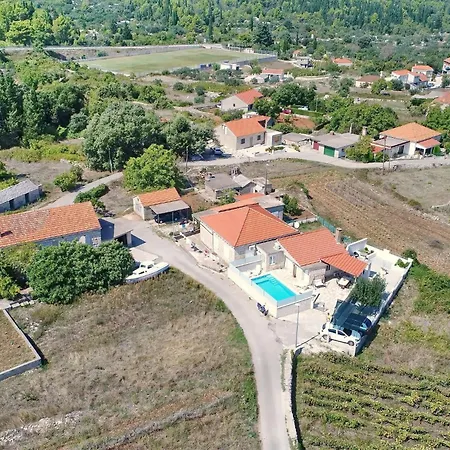 Villa Ivana - Three-bedroom With Private Pool *