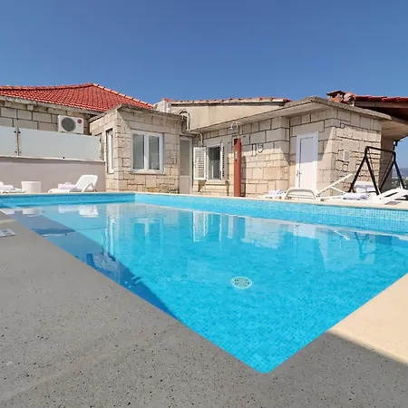 Ivana - Three-bedroom With Private Pool Zrnovo