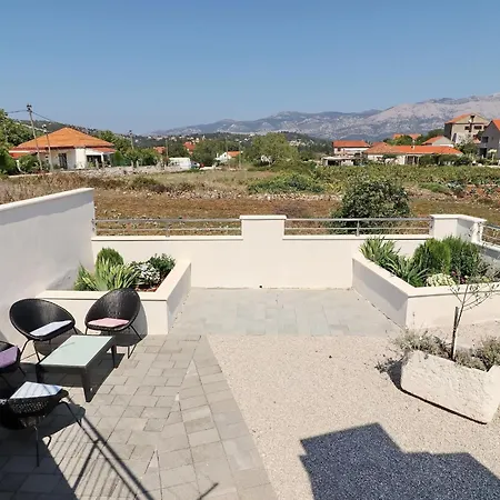 Ivana - Three-bedroom With Private Pool Villa Zrnovo