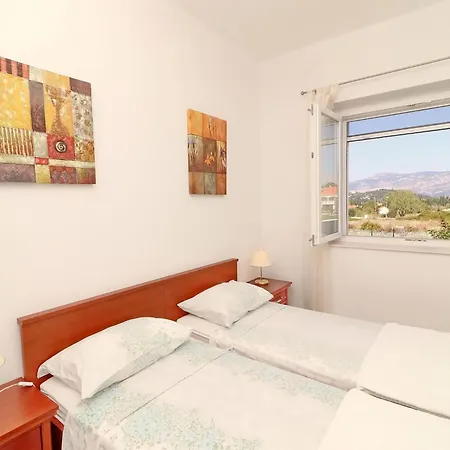 Ivana - Three-bedroom With Private Pool فيلة