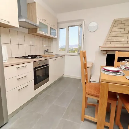 فيلة Ivana - Three-bedroom With Private Pool Zrnovo