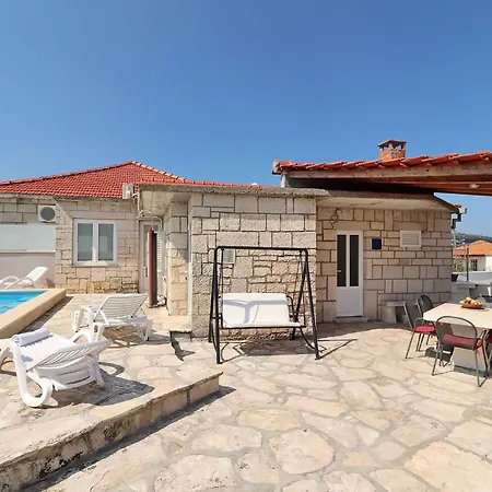 Ivana - Three-bedroom With Private Pool Zrnovo