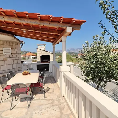 Ivana - Three-bedroom With Private Pool * Zrnovo